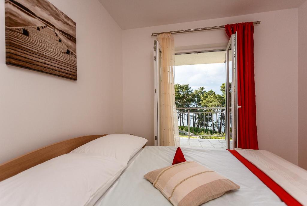 Apartments Mare & Mons Deluxe Malinska Oda fotoğraf