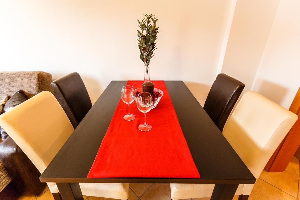 Apartments Mare & Mons Deluxe Malinska Oda fotoğraf