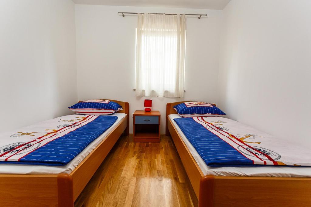 Apartments Mare & Mons Deluxe Malinska Oda fotoğraf