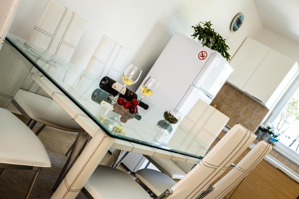 Apartments Mare & Mons Deluxe Malinska Dış mekan fotoğraf