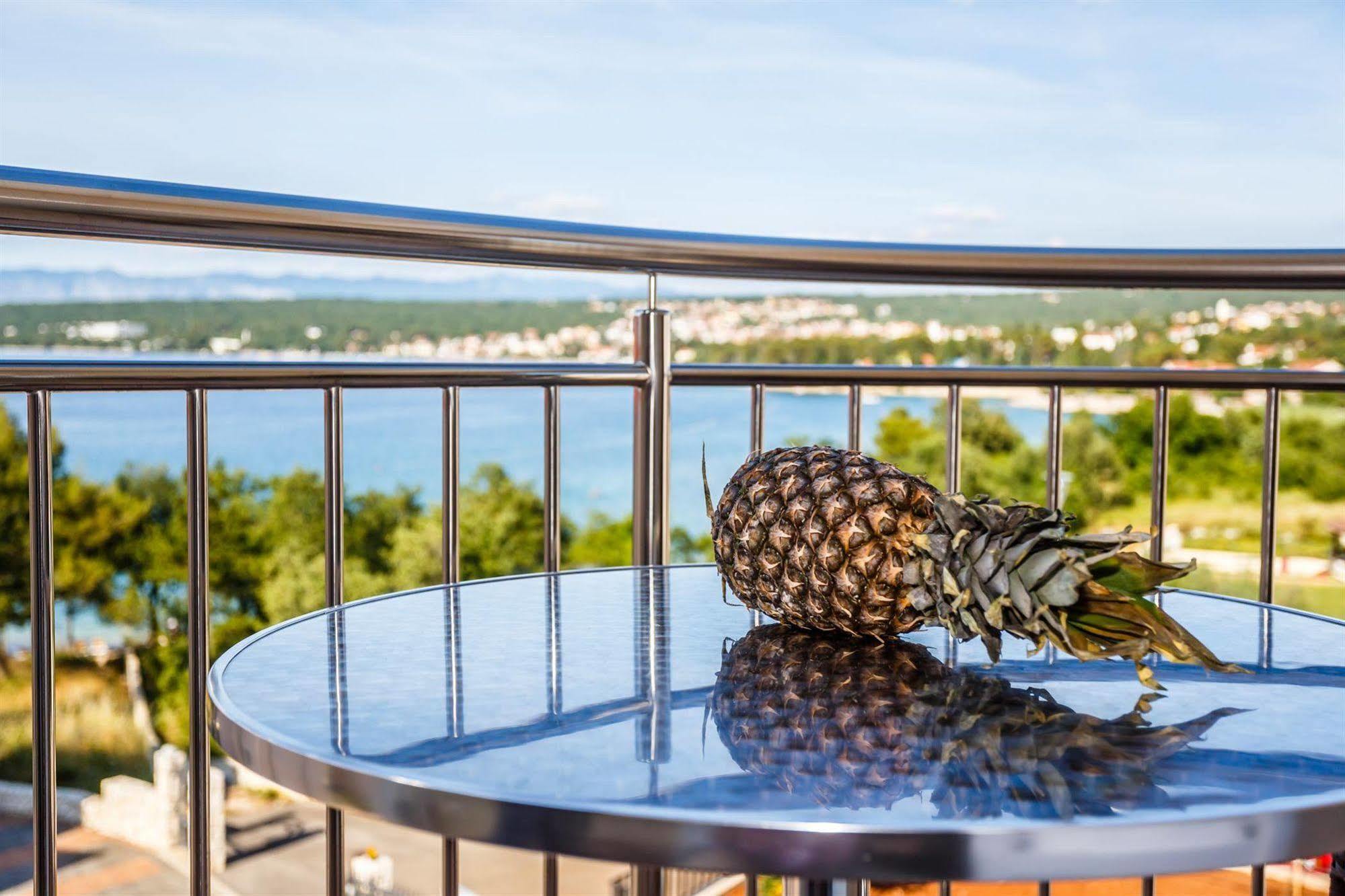Apartments Mare & Mons Deluxe Malinska Dış mekan fotoğraf